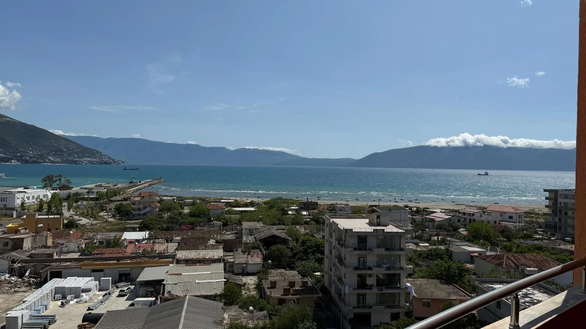 Super View Apartment Wlora 0*,  Albania